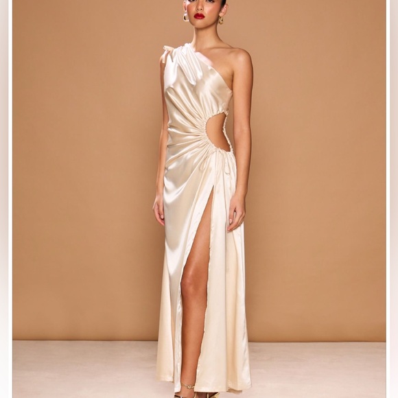 Sonya Moda Nour Ocean Pearl Elegant Evening Dress - Picture 1 of 17